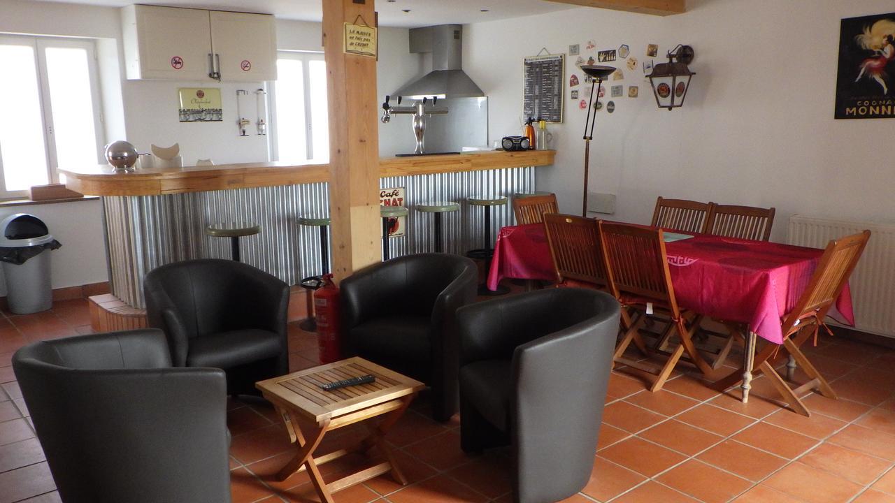 Les Gites Du Vieux Frene Longavesnes Exterior photo